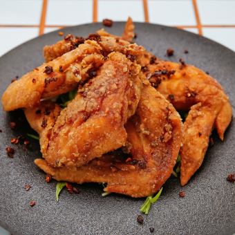 Deep fried chicken wings (1 piece)