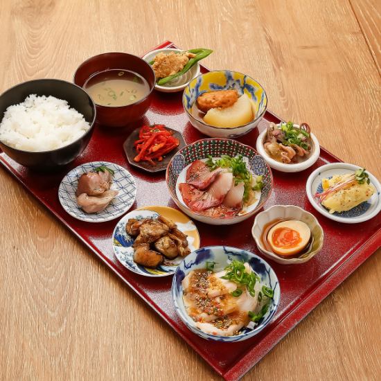 ランチリニューアル！！おすすめは10品目ワンプレート◎1200円