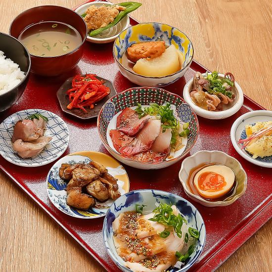 ランチリニューアル！！おすすめは10品目ワンプレート◎1200円