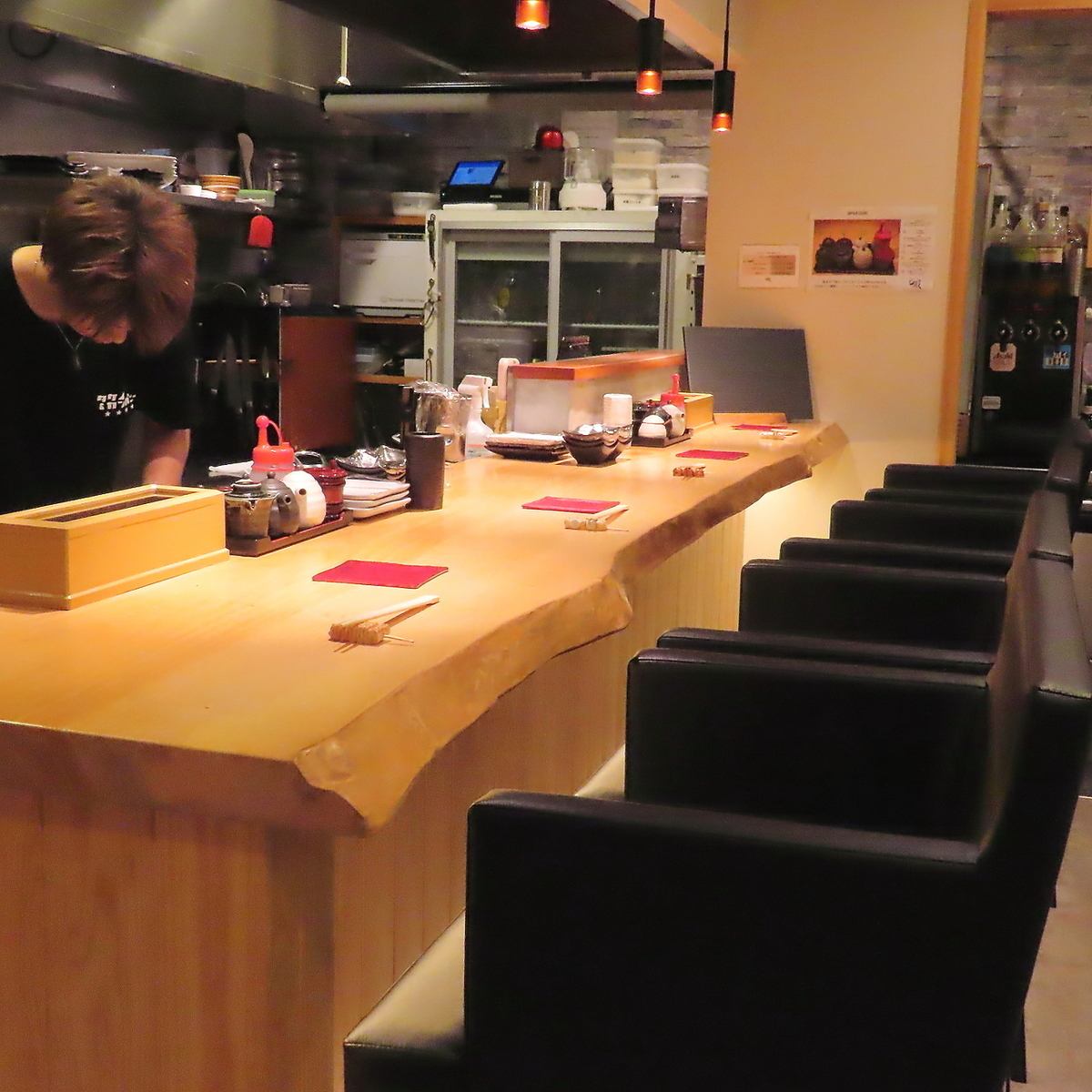 The counter seats are popular for dates and solo customers.
