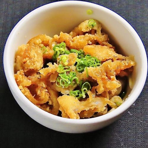 Chicken skin with ponzu sauce and ginkgo skin