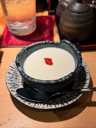 .
鉄板 地鶏 鐵~TETSU~
.
▷▶焼き鳥屋の杏仁豆腐

甘さ控えめであっさりデザートに是非💟
自家製シロップで甘さ調節できます🍀*゜

毎日18時からOPENしてます。
御来店お待ちしております☺️🙏

 #鉄板地鶏  #居酒屋  #鐵
 #愛媛県  #松山市  #二番町
 #焼き鳥  #鉄板料理  #一品料理
 #愛媛グルメ  #愛媛居酒屋
 #松山グルメ  #松山居酒屋 
 #個室完備居酒屋  #全席喫煙可
 #杏仁豆腐 #あんにんどうふ