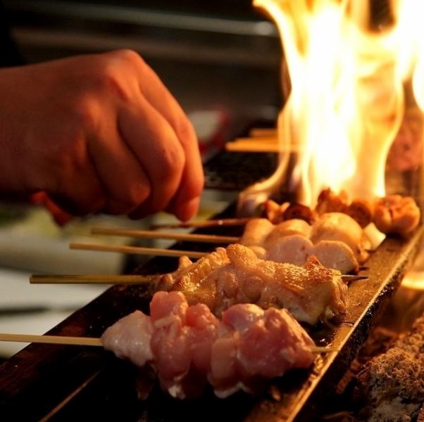 秘伝のタレと炭火香る自慢の焼き鳥