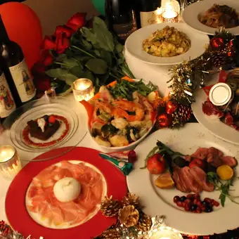 "Christmas Individual Course (Limited to December 24th & 25th)" 10,000 yen (tax included). Enjoy a wonderful time with your loved one.