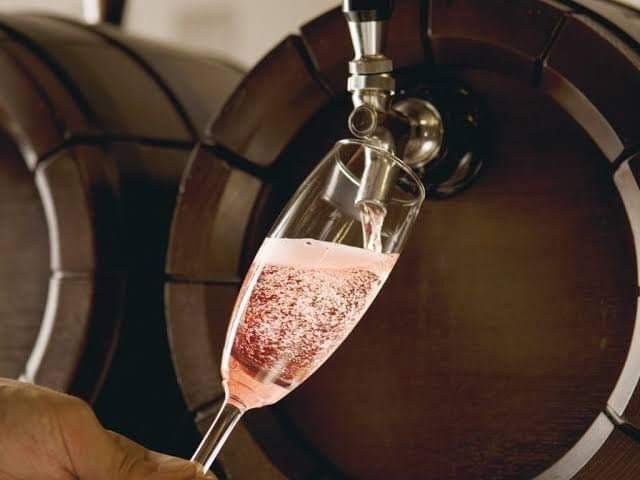 Raw sparkling wine《Rosé》