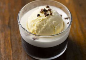 ヘーゼルナッツクリームのコーヒーゼリー