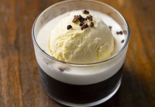 ヘーゼルナッツクリームのコーヒーゼリー