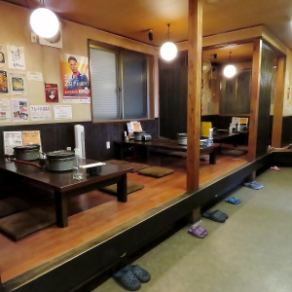 There are 4 and 6 seats for tatami mats.