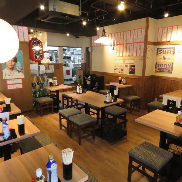 【武蔵小杉駅から徒歩4分！】武蔵小杉で昔から愛される老舗居酒屋「くろちゃん」の2号店がNEWOPEN！赤提灯系のどこか懐かしさを感じる昭和の雰囲気の中、食事が楽しめる大衆居酒屋です。カウンター席もテーブル席もご用意ございますので仕事が帰りや宴会等に是非ご利用ください♪