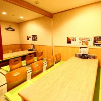 [Special seats on the 1st floor] Two private rooms with sunken kotatsu can be connected to create a completely private room that can accommodate up to 16 people!