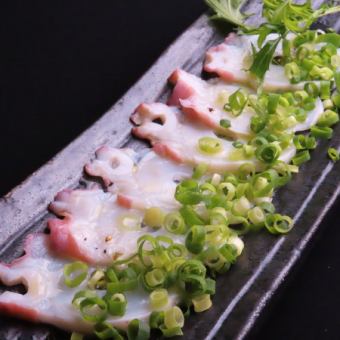 タコのバカねぎオリーブカルパッチョ