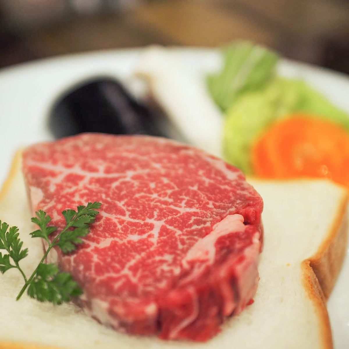 Pursue uncompromising meat quality and enjoy the finest fillet sirloin!