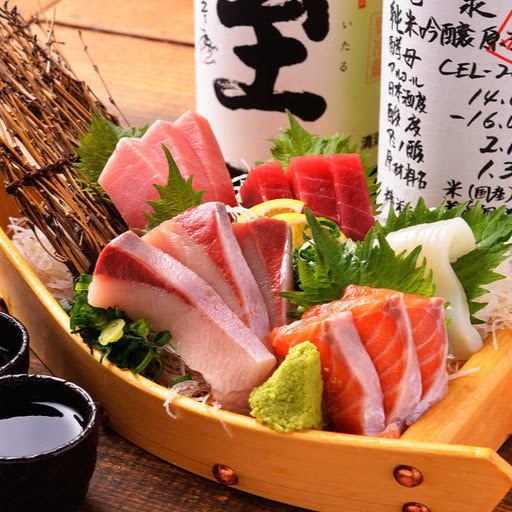 Fresh fish sashimi purchased daily from our own purchasing route is a delicious word!