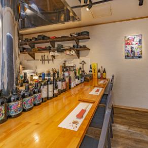 【おひとり様歓迎】気軽にお立ち寄りいただけるカウンターが8席ございます。サク飲みにもゆったり食事にも最適♪