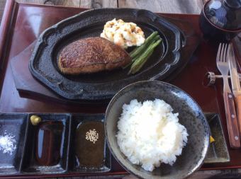 「A5・4ランク黒毛和牛 千屋(ちや)牛肉200g厚切りサービスステーキランチセット」