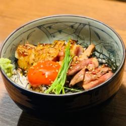 烤大和鸡盖饭