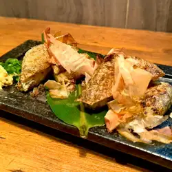 炭火烤製的千州風味炸豆腐