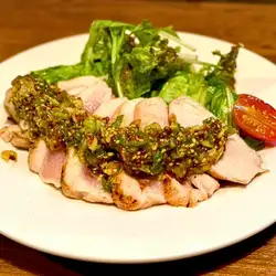 京都紅燒雞胸肉刺身（配九條蔥和香芥菜）