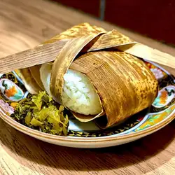 栗おにぎり　～竹皮包み