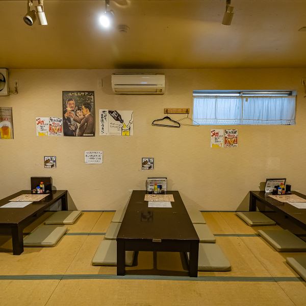 小さなお子様連れのご家族や大人数でのご宴会にも安心してご利用いただけるゆったりくつろげる広々とした座敷席を完備しております◎靴を脱いで足を伸ばしながら過ごせる和空間はまるで自分のお家にいるかのような居心地の良さが大きな魅力です♪周りを気にせずリラックスして美味しいお料理とお酒をご堪能ください♪