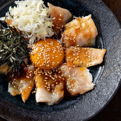 鶏たたきのユッケ