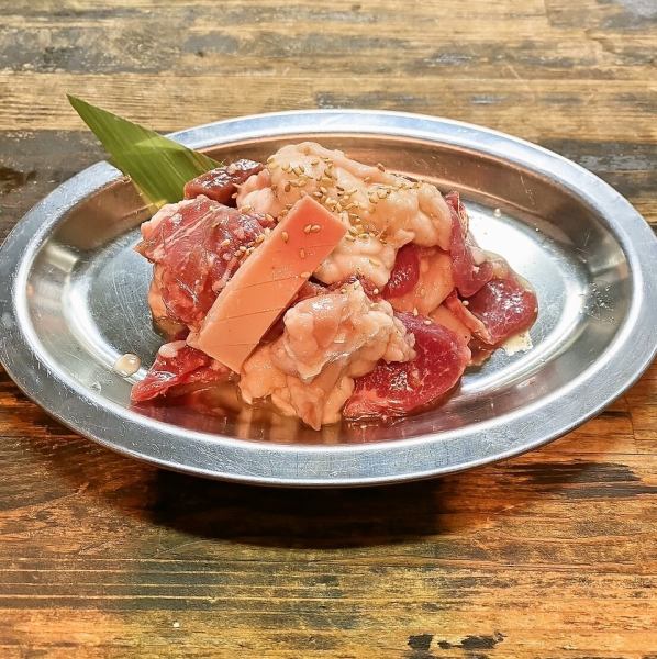 【盛合せもございます！】国産・新鮮なホルモンを食べ比べ！当店自慢の新鮮なホルモンをご堪能ください