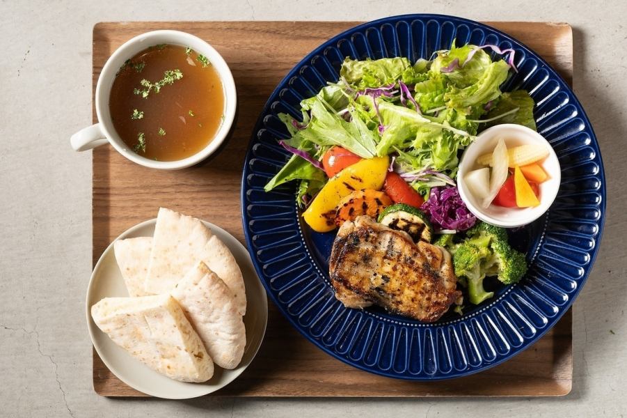 【ランチメニューも充実♪】グリルチキンランチ