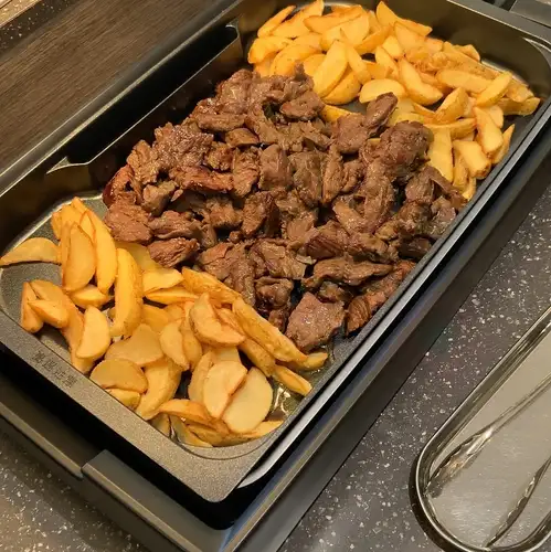 非常受歡迎!鮮嫩的牛腩排