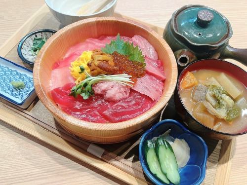 ちょっと豪華に・・・まぐろ部こだわり桶盛り3種・4種・5種・7種の全4種類