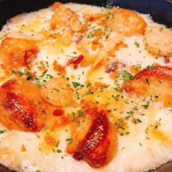 튀김 마늘과 으깬 감자 마늘 치즈 구이