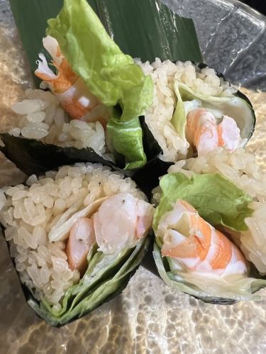 Lettuce Roll with Shrimp (Futomaki)