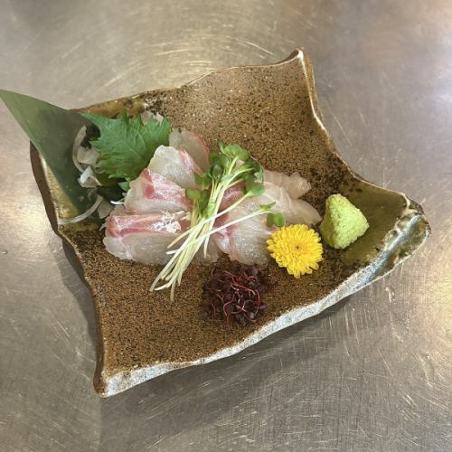 Assorted sashimi