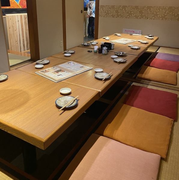 掘りごたつ個室は2部屋ご用意◎それぞれ6～8名様でご利用いただけますので、接待や大切な宴会に最適！プライベート感の高いお部屋にて周りを気にせずゆったりと海鮮料理を堪能できます。気の合う仲間との飲み会や、特別なシーンでご利用ください♪
