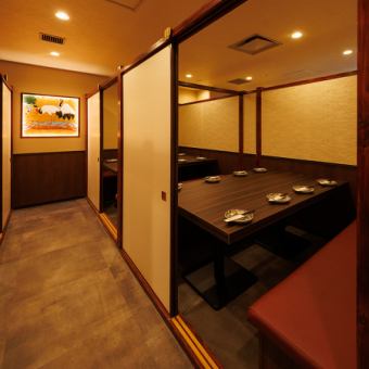 会社宴会や大型宴会・パーティーにピッタリな広々個室をご用意！柔らかな照明灯る優美な空間が特別なご宴会を演出します♪旬の味覚愉しむ本格料理と銘酒で贅沢なご宴会をお楽しみ下さい