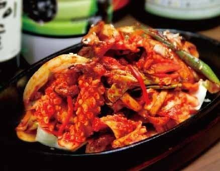 Stir-fried pork and vegetables/Stir-fried squid and vegetables