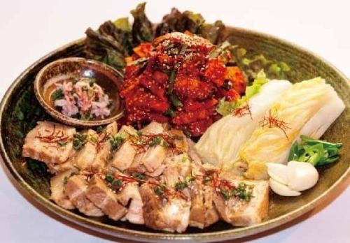 Enjoy popular flavors from Shin-Okubo and authentic Korea in Ichigaya♪
