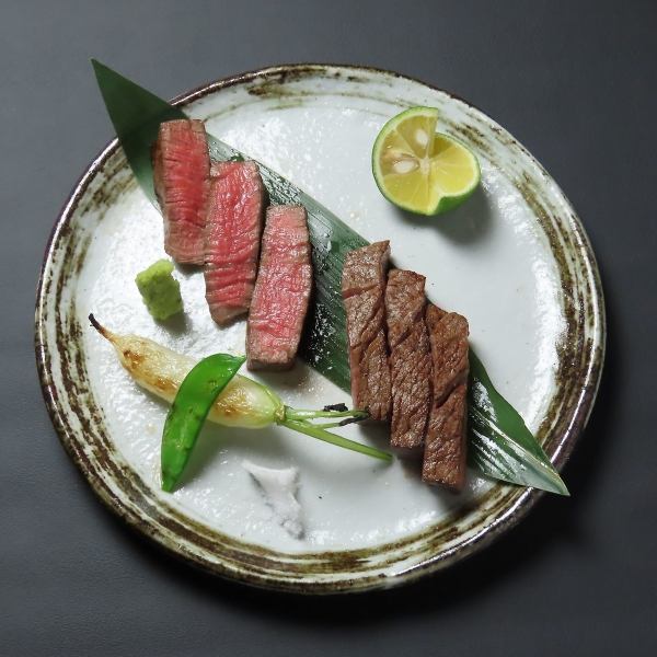 [Charcoal grilled Japanese black beef fillet] (100g~)