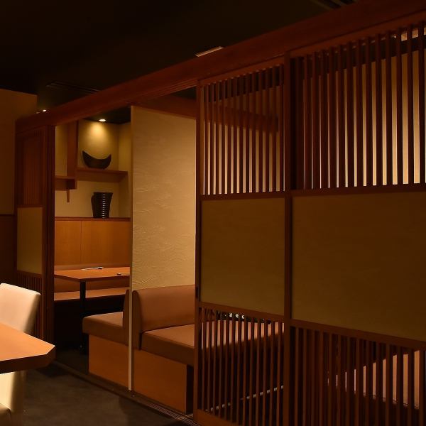 【完全個室／3～6名様までＯＫ】　3～6名個様まで利用可能な個室をご用意しております。落ち着いた雰囲気でお召し上がり頂ける季節に合わせたコースは7,700円、9,900、12,000、4タイプをご用意。会社の宴会や、接待にお使い頂きやすい価格設定です。是非ご利用くださいませ。