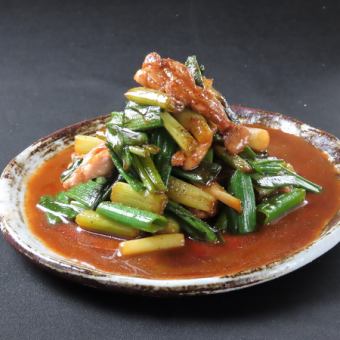 鸡脖子和九条葱黑胡椒炒