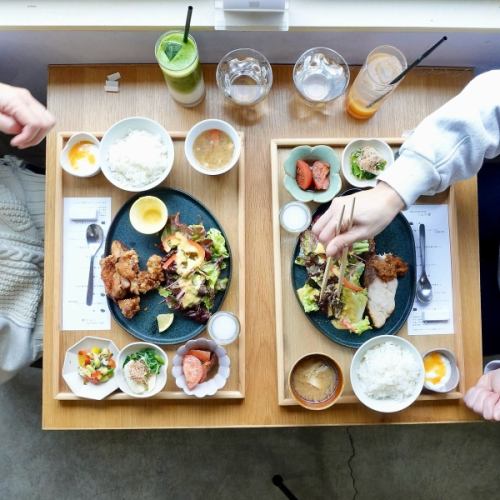 【LUNCH】11:00～15:00 (lo.14:30)