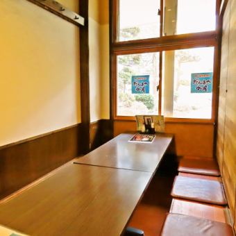 We offer semi-private rooms with calm, sunken kotatsu tables.This Japanese-style space is perfect for casual gatherings with friends and family! Spend a fun time filled with laughter while enjoying dishes made with seasonal ingredients.
