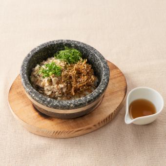 Stone-grilled rice with mackerel and dried baby sardines and Japanese pepper