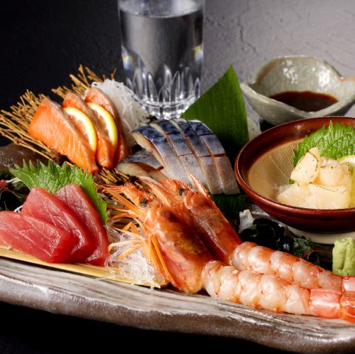 There's lots of delicious food for everyone to eat!