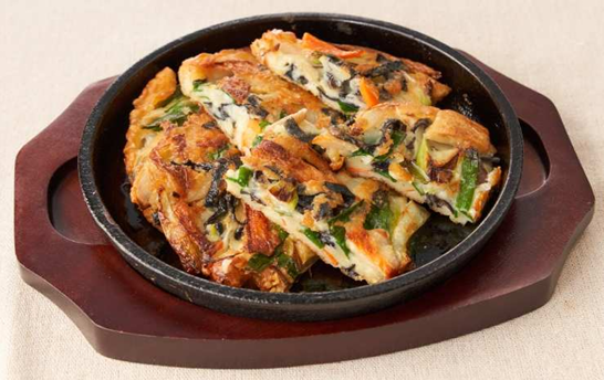 オーダーが来てから焼き上げる自慢の逸品【自家製チヂミ】