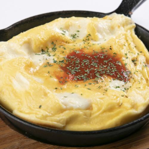 Iron plate tomato & cheese omelet