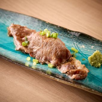 県産黒毛和牛の炙り握り１貫