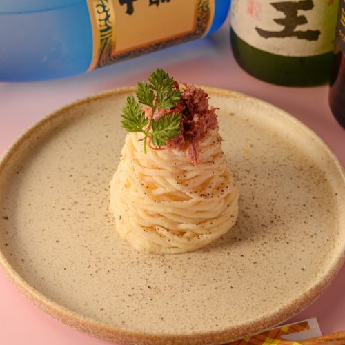 コンビーフととろーり卵の芋ンブラン