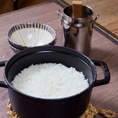 Yachiyo's silver sushi rice cooked in a special iron pot.We offer exquisite Japanese cuisine at the east exit of Sendai Station.
