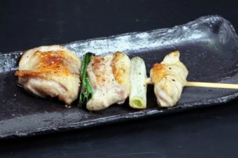 巨型岩手安倍鸡肉串（盐味或酱汁味）
