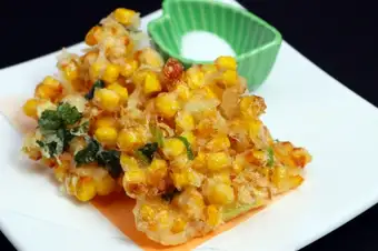 江別市篠津より ／ とうきび（恵味）のかき揚げ